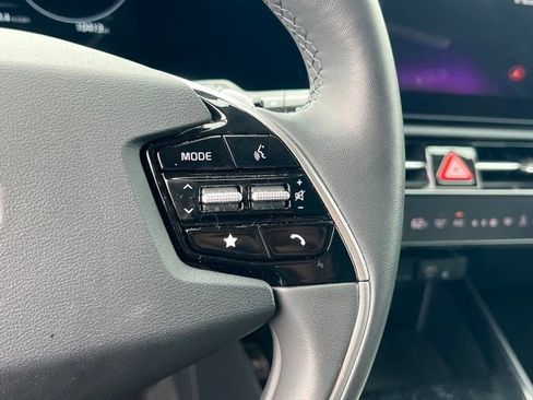 Certified 2025 Kia Niro Wind w/ Wind Preserve Package FWD image 22