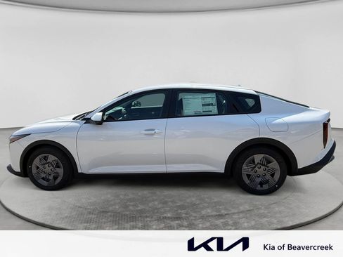 New 2026 Kia K4 FWD image 8