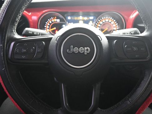 Used 2021 Jeep Gladiator Willys image 12