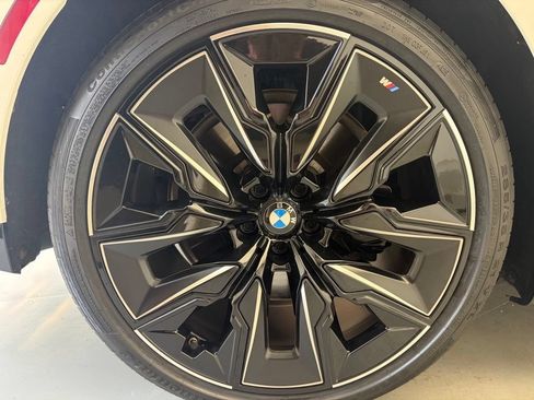 Used 2024 BMW 740i xDrive w/ Executive Package AWD/4WD image 19
