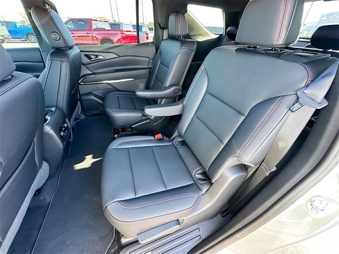 New 2026 Chevrolet Traverse Z71 w/ Driver Confidence Package image 17