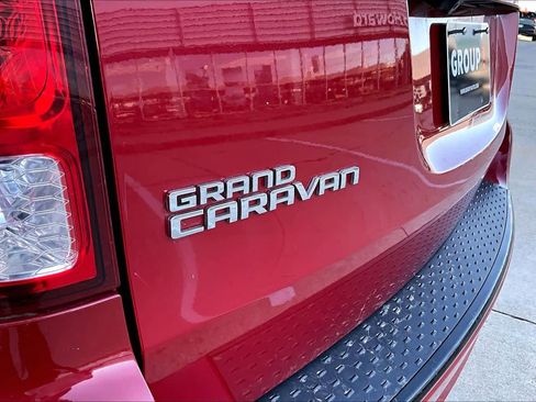 Used 2016 Dodge Grand Caravan SE image 8