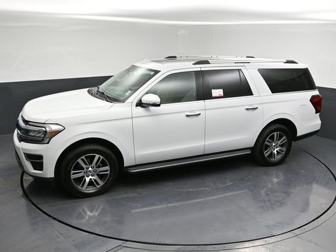 Used 2022 Ford Expedition Max Limited image 29