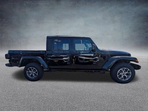 New 2026 Jeep Gladiator Sport AWD/4WD image 2