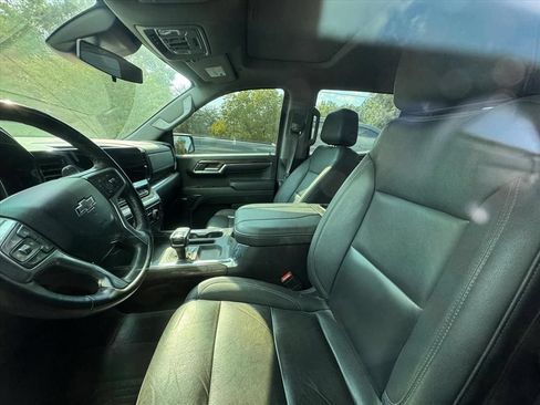 Used 2024 Chevrolet Silverado 1500 LT Trail Boss w/ Convenience Package II AWD/4WD image 9