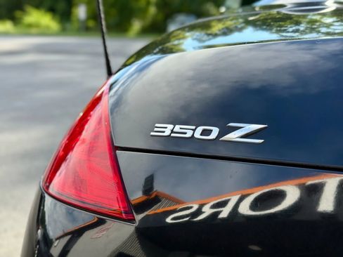 Used 2004 Nissan 350Z Touring image 39