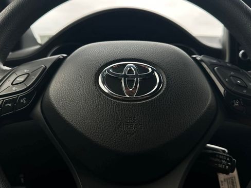 Used 2019 Toyota C-HR LE FWD image 24
