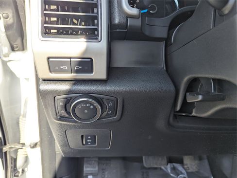 Used 2017 Ford F150 Lariat image 28