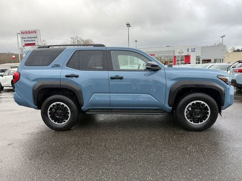 Used 2025 Toyota 4Runner TRD Off-Road image 8