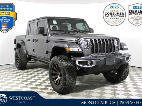 Used 2023 Jeep Gladiator Sport w/ Off Road Group image 1