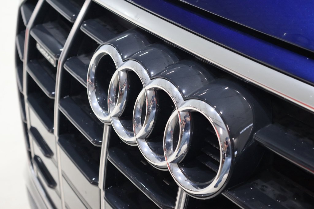 Used 2023 Audi Q5 2.0T Premium w/ Convenience Package AWD/4WD image 11