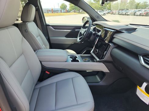 New 2026 GMC Acadia Elevation image 7