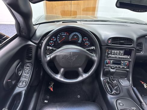 Used 2003 Chevrolet Corvette Coupe w/ Preferred Equipment Group RWD image 16