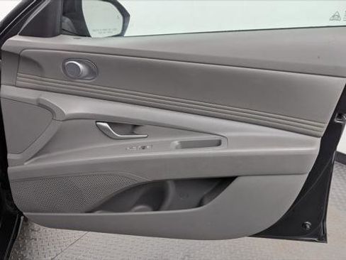 Used 2025 Hyundai Elantra SEL image 22