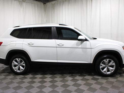 Used 2018 Volkswagen Atlas SE image 32