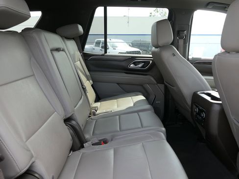 Used 2021 Chevrolet Tahoe LT w/ LT Signature Package RWD image 24