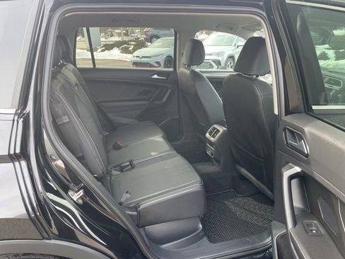 Used 2023 Volkswagen Tiguan SE image 10