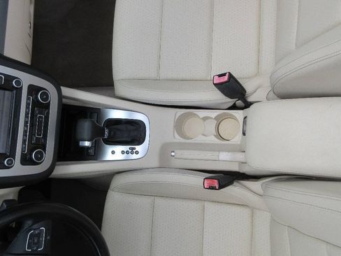 Used 2011 Volkswagen Eos Komfort FWD image 28