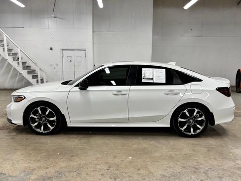 Used 2025 Honda Civic Sport image 4