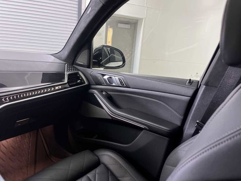 Used 2024 BMW X7 xDrive40i w/ M Sport Package AWD/4WD image 11