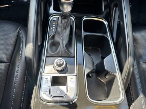 Used 2023 Kia Telluride LX FWD image 23