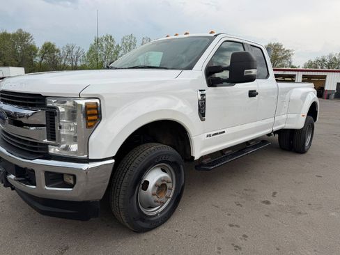 Used 2019 Ford F350 XLT w/ XLT Value Package AWD/4WD image 9
