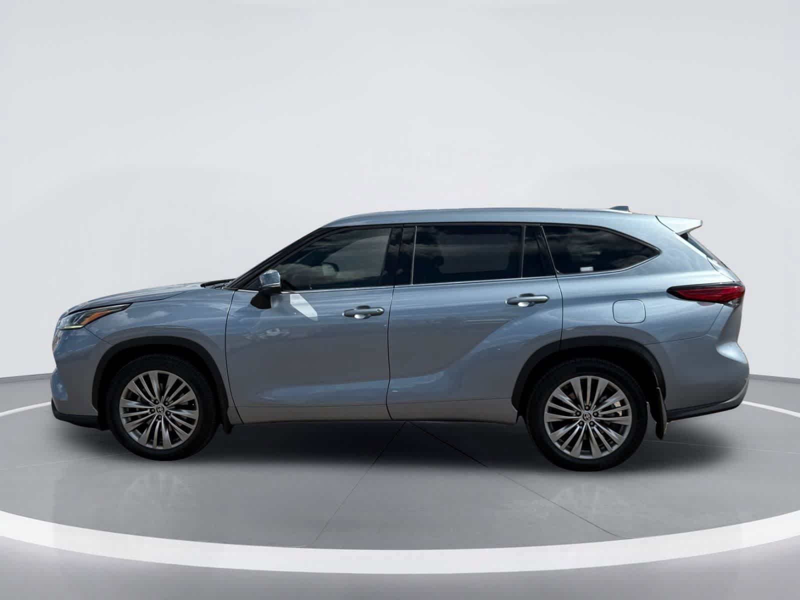 Used 2021 Toyota Highlander Platinum AWD/4WD image 4
