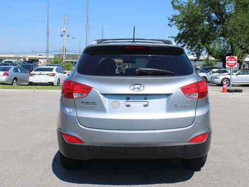 Used 2011 Hyundai Tucson GLS FWD image 4