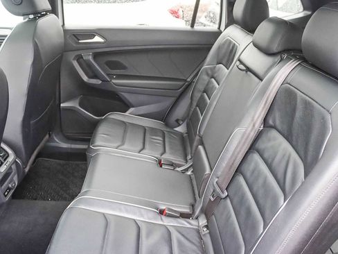 Used 2019 Volkswagen Tiguan SEL Premium R-Line image 18