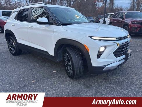 Used 2024 Chevrolet TrailBlazer LT image 3