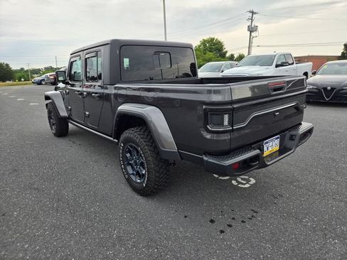 Used 2023 Jeep Gladiator Sport AWD/4WD image 13