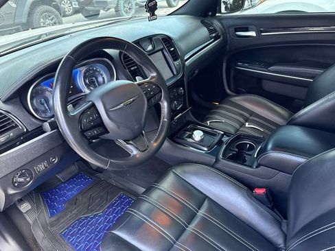 Used 2022 Chrysler 300 S RWD image 10