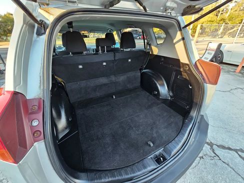 Used 2014 Toyota RAV4 LE image 11