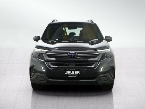 Used 2025 Subaru Forester Premium AWD/4WD image 8