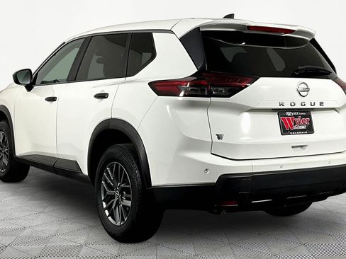 Used 2024 Nissan Rogue S image 4