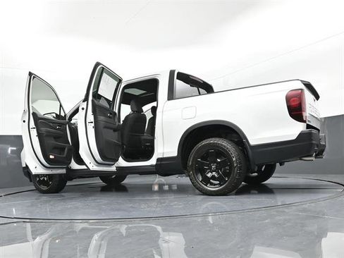 Used 2025 Honda Ridgeline Black Edition image 52