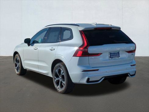 New 2026 Volvo XC60 B5 Core image 2