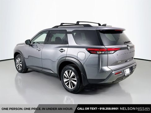 New 2026 Nissan Pathfinder SL image 7