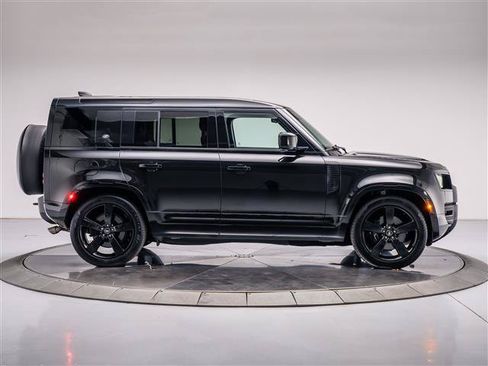 Used 2024 Land Rover Defender 110 V8 AWD/4WD image 6