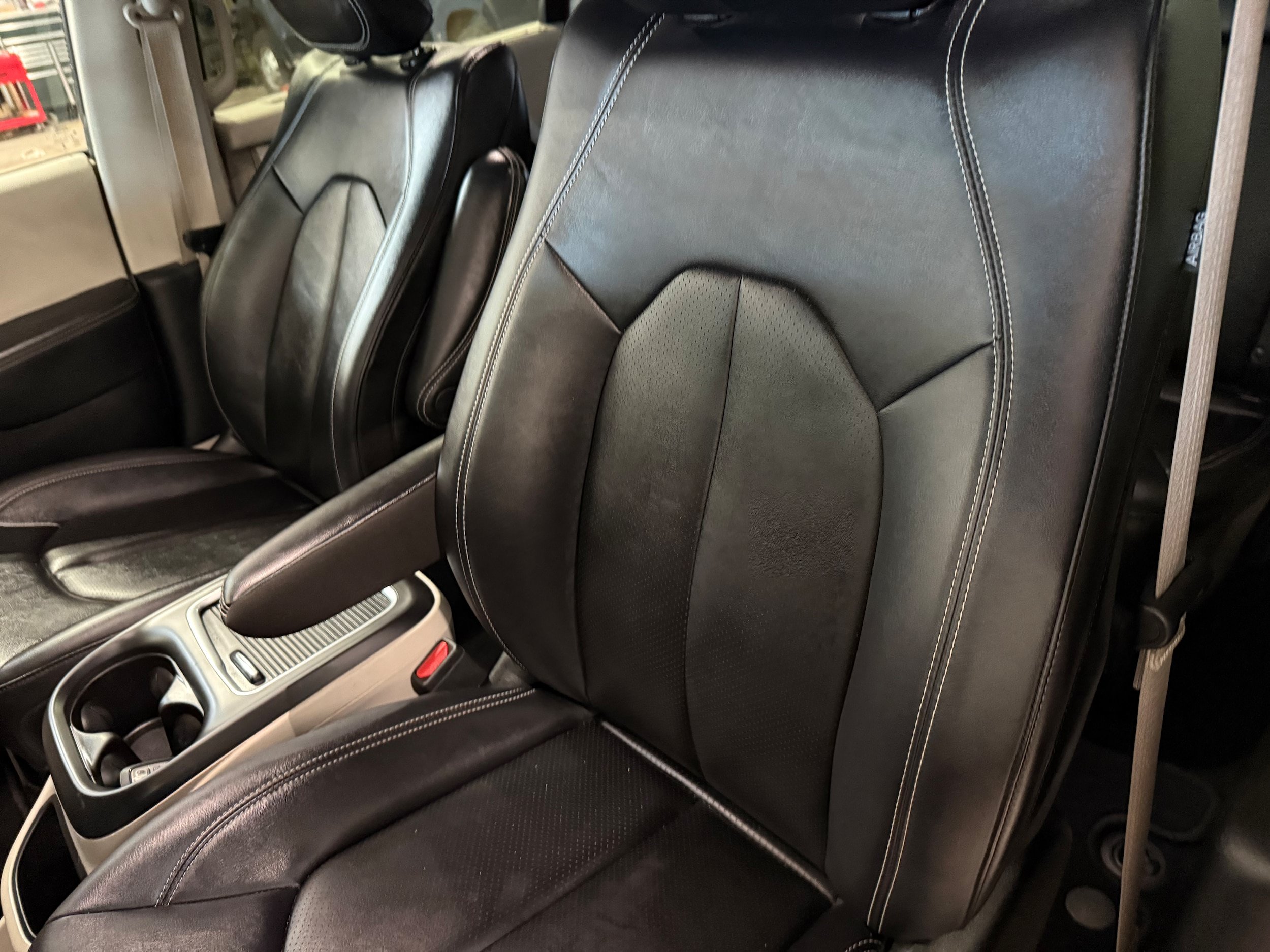 Certified 2024 Chrysler Pacifica Touring-L AWD/4WD image 37