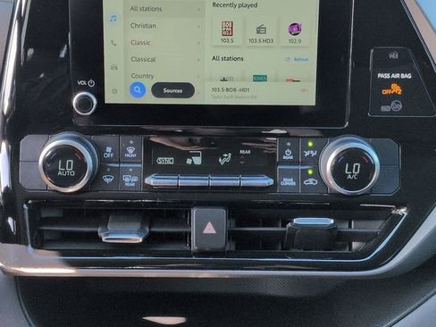 Used 2023 Toyota Highlander LE image 9