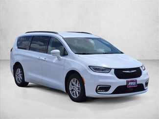 Used 2022 Chrysler Pacifica Touring-L FWD video 3