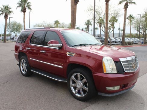 Used 2007 Cadillac Escalade AWD w/ Information Package image 7