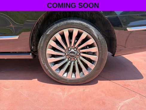 Used 2018 Lincoln Navigator Reserve w/ Technology Package AWD/4WD image 43