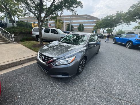 Used 2017 Nissan Altima 2.5 SV FWD image 4