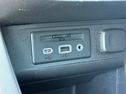 Used 2021 Buick Encore GX Essence w/ Advanced Technology Package image 19