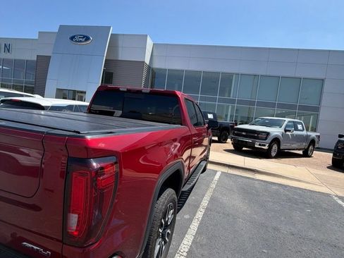 Used 2025 GMC Sierra 1500 AT4 w/ AT4 Premium Package AWD/4WD image 6