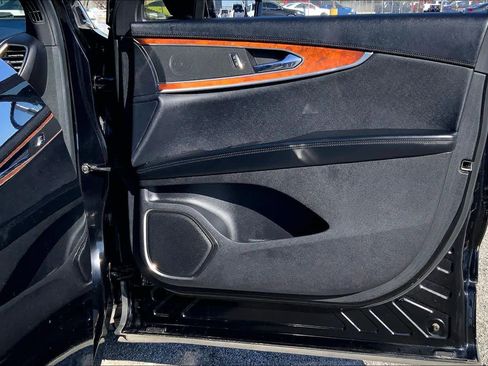 Used 2018 Lincoln MKX Reserve w/ Lincoln MKX Climate Package image 22