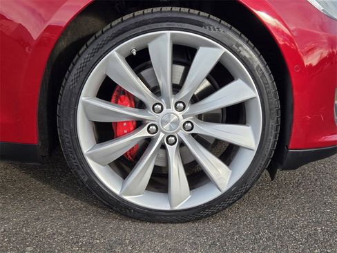 Used 2015 Tesla Model S P90D image 11