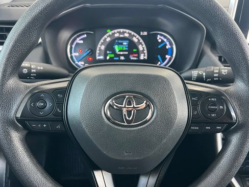 Used 2025 Toyota RAV4 XLE AWD/4WD image 20